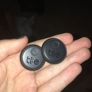 SOLD💥tile sticker tracking device